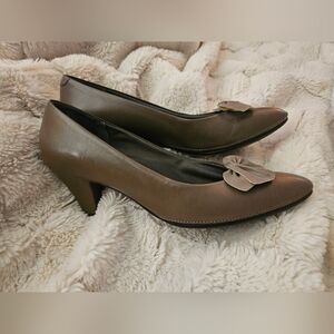 Brown Mid-Heel Pumps with Bow Accent